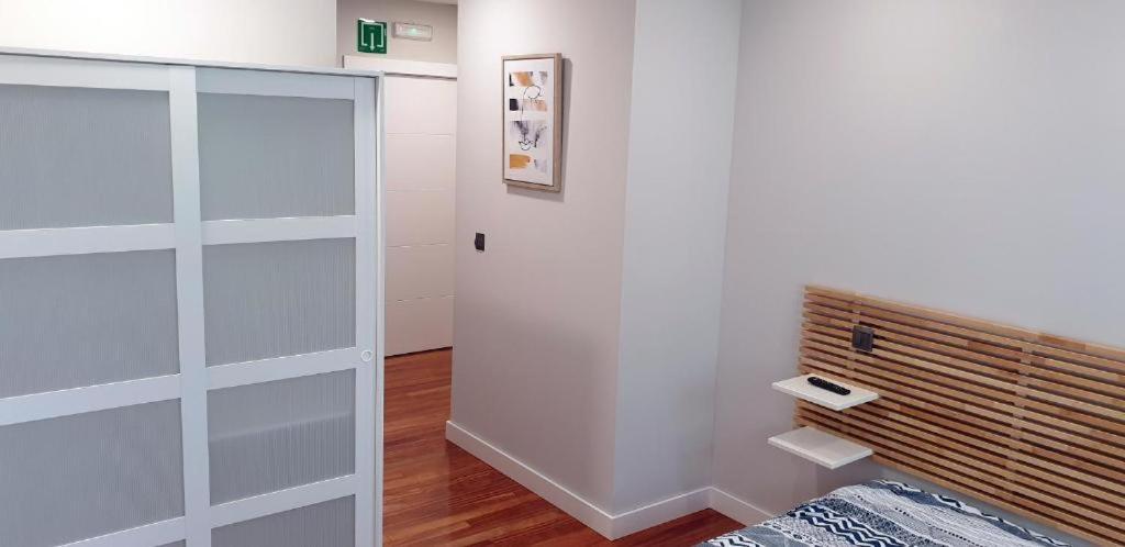 Pension Guggenheim Riverview Hbi01297 Bilbao Room photo